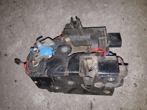 Skoda Octavia Bal Els� Ajt� Z�rszerkezet + K�zpontiz�r Motor