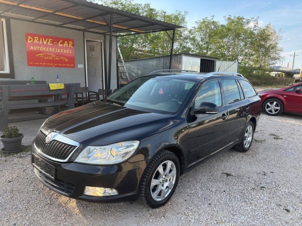 Skoda Octavia Combi 1.2 TSI Elegance DSG Black...