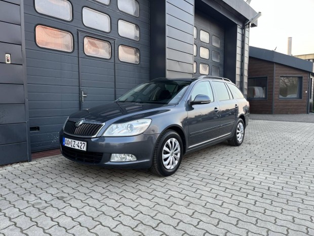 Skoda Octavia Combi 1.4 TSI Ambiente Szervizelt...