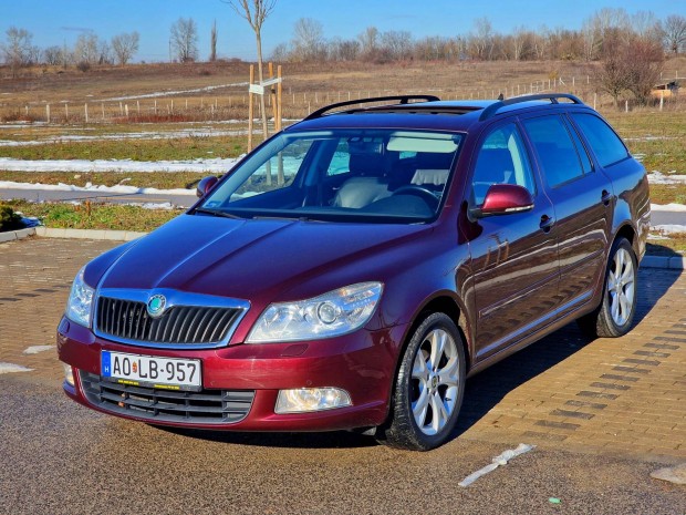 Skoda Octavia Combi 1.4 TSI Elegance Napf�nytet...