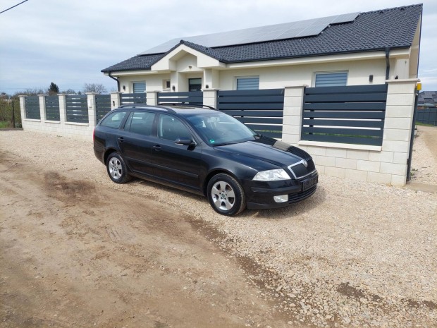 Skoda Octavia Combi 1.6 Ambiente