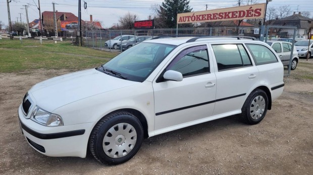 Skoda Octavia Combi 1.6 Ambiente