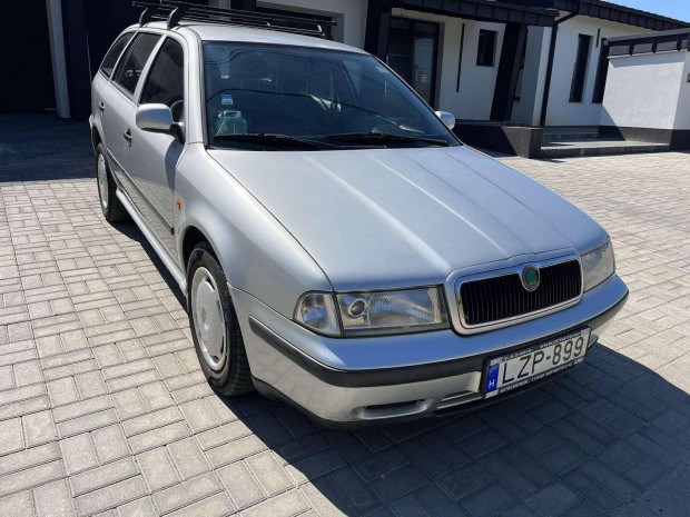 Skoda Octavia Combi 1.6 Ambiente