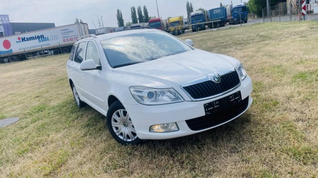 Skoda Octavia Combi 1.6 CR TDI Elegance DPF Két...