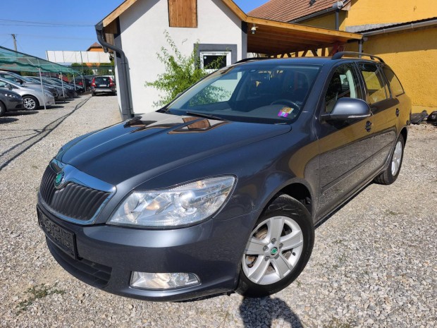 Skoda Octavia Combi 1.6 CR TDI Elegance Frissen...
