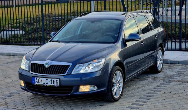 Skoda Octavia Combi 1.8 TFSI Elegance DSG Xenon...