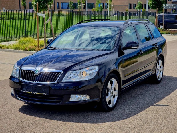 Skoda Octavia Combi 1.8 TFSI Elegance Garancia-...