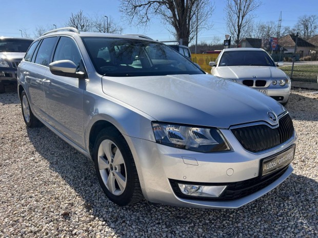 Skoda Octavia Combi 2.0 CR TDI Clever // S�vtar...