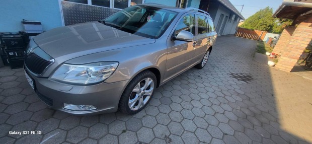Skoda Octavia Combi 2.0 CR TDI Elegance DSG Ind...