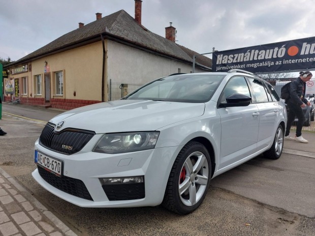 Skoda Octavia Combi 2.0 CR TDI RS DSG Frissen S...