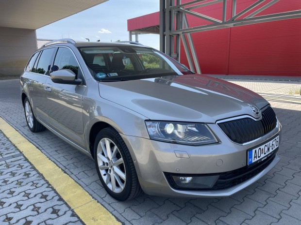 Skoda Octavia Combi 2.0 CR TDI Style // Ritkas...