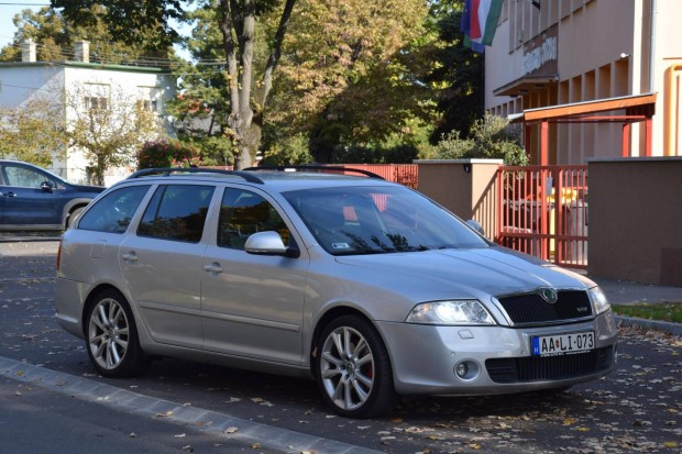 Skoda Octavia Combi RS 2.0 TDI Szervizelt. CR T...