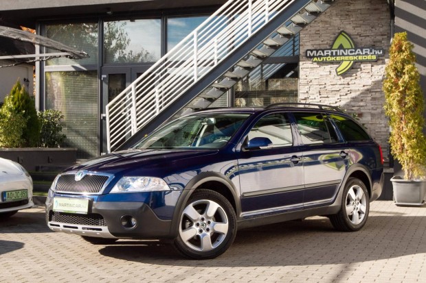 Skoda Octavia Combi Scout 2.0 PD TDI DPF 4x4 Bl...