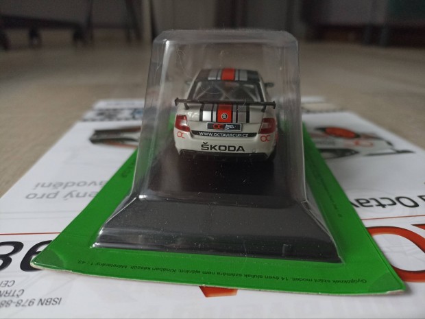 Skoda Octavia III CUP 1:43 modell Kaleidoskop