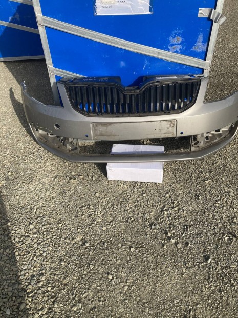 Skoda Octavia III. Első lökhárító (5E0807221)
