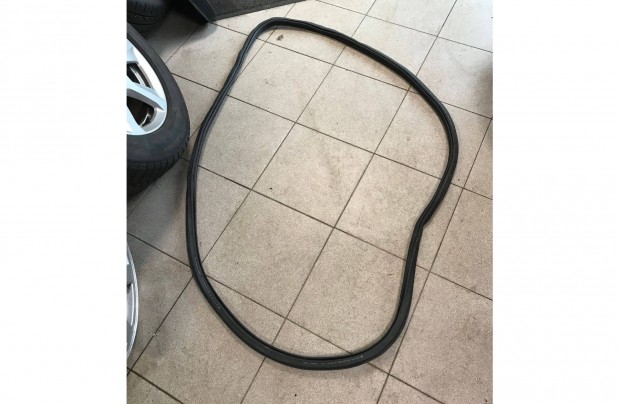 Skoda Octavia III - jobb első ajtó kédergumi 5E0 867 366 D