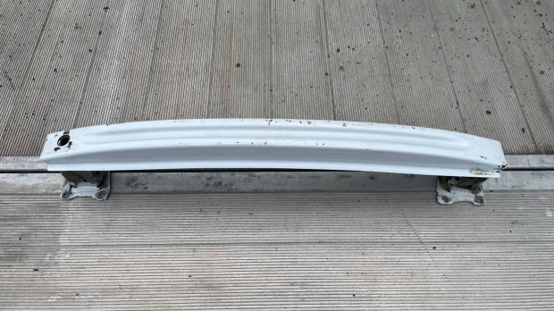 Skoda Octavia III kombi hátsó lökhárító tartóvas 135745R
