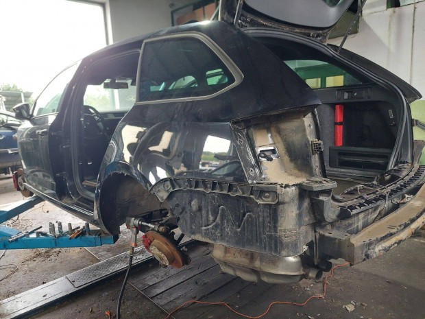 Skoda Octavia III kombi negyed,küszöb,tető,hátfal stb