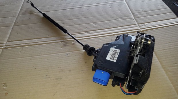 Skoda Octavia II Bal Els� Ajt� Z�rszerkezet + K�zpontiz�r Motor