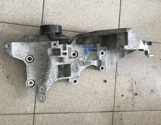 Skoda Octavia II FL 1,6 CR_ genertor konzol 03L 903 143 K