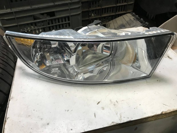 Skoda Octavia II FL bal első ködlámpa 1Z0 941 699 C