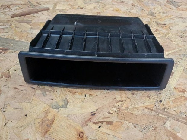 Skoda Octavia II (2006-2013) Els� T�rol� Rekesz