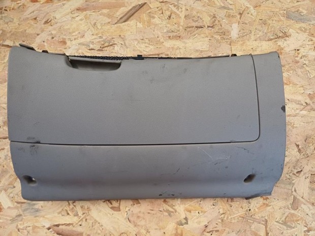 Skoda Octavia II (2006-2013) Keszty�tart�