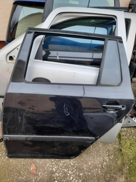 Skoda Octavia II bal hátsó ajtó