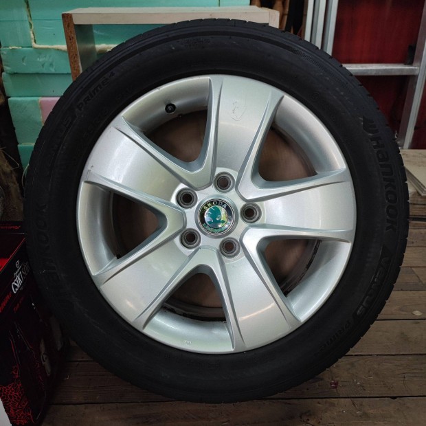 Skoda Octavia II gyári alufelni szett Crateris 6,5J x 16