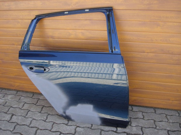 Skoda Octavia IV 5E3 Jobb első Ajtó 5E3831312 2020-tól