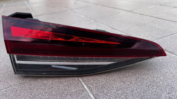 Skoda Octavia IV bal h�ts� bels� l�mpa 5E7945307