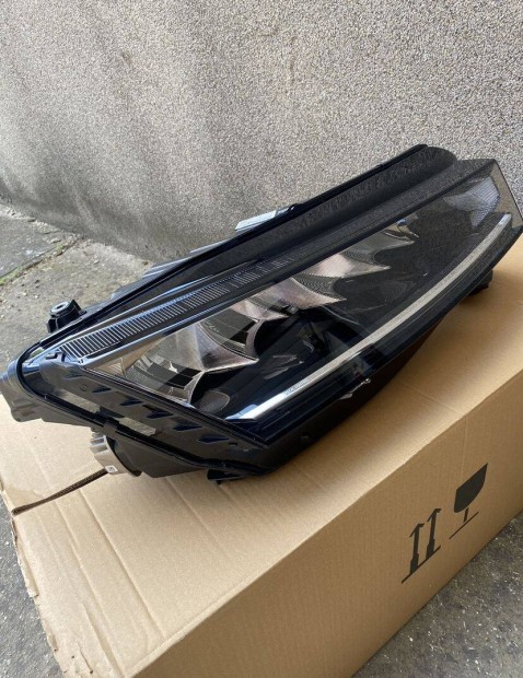 Skoda Octavia IV,gy�ri,led f�nysz�r�