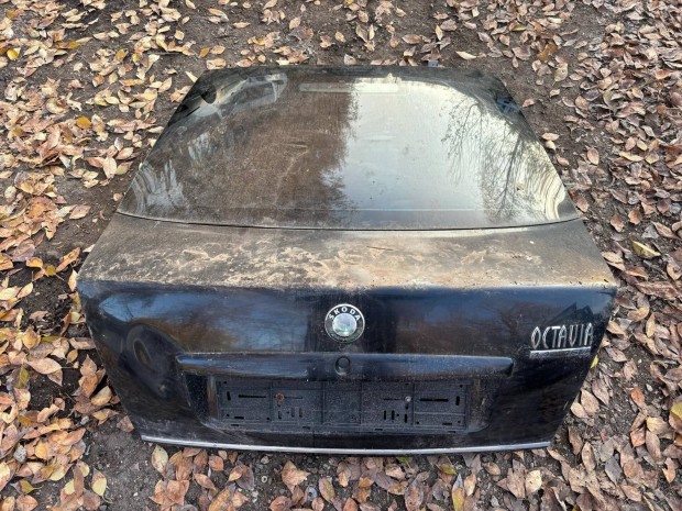 Skoda Octavia I 1 csomagtr ajt fekete 