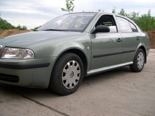 Skoda Octavia I. Ajtóvédő Díszléc Oldalcsík