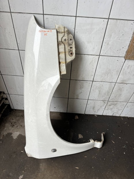 Skoda Octavia I jobb s�rv�d� feh�r 