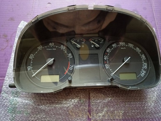 Skoda Octavia Óracsoport 2004 évj