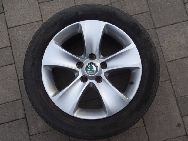 Skoda Octavia Superb 16" 5x112 ET45 gyári alufelni 205/55R16 nyárigumi