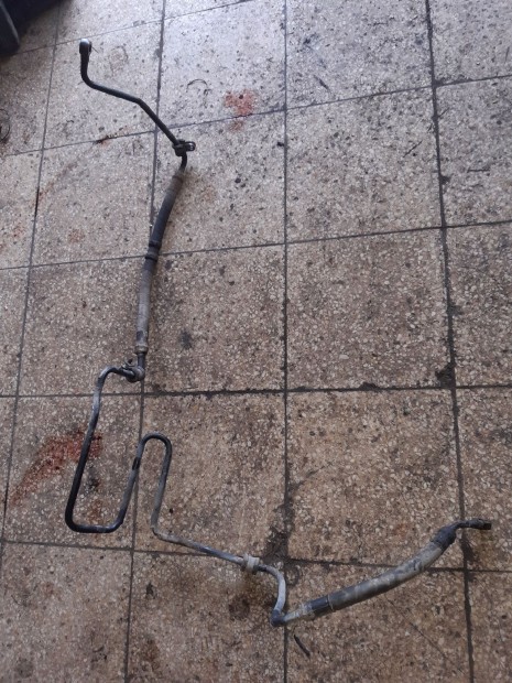 Skoda Octavia Szervócső