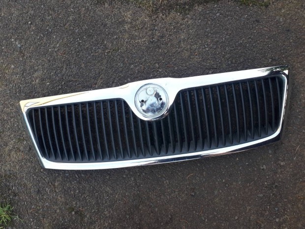 Skoda Octavia Mk2 hűtőrács embléma nélkül 1Z0853668