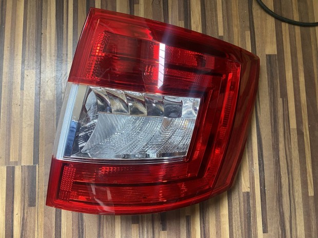 Skoda Octavia combi jobb hátsó lámpa