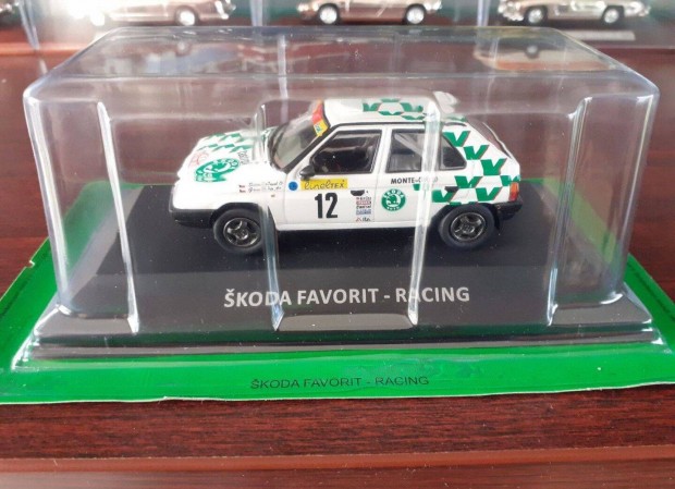 Skoda Octavia favorit racing kisauto modell 1/43 Elad