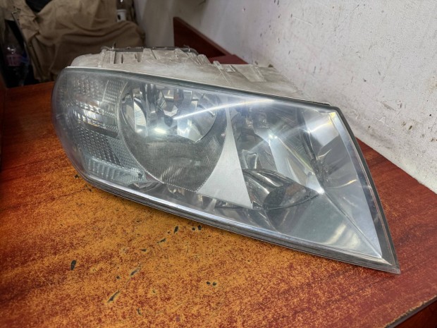 Skoda Octavia fényszóró 1z1941018p