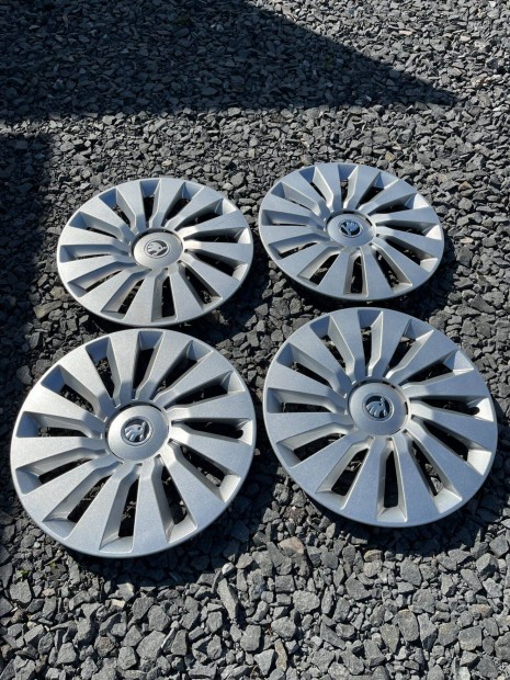 Skoda Octavia gy�ri 16 colosl diszt�rcsa gy�ri skoda lemezfelni, �jsze