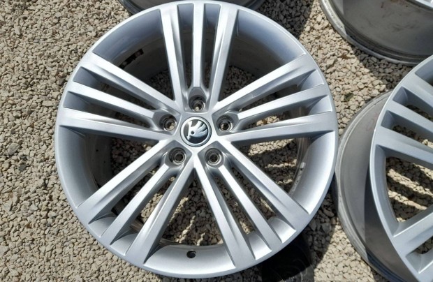 Skoda Octavia gyári alufelni 5x112 18"