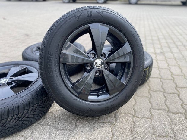 Skoda Octavia gy�ri met�l fekete felni szett 5x112 