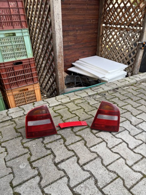 Skoda Octavia h�ts� l�mpa