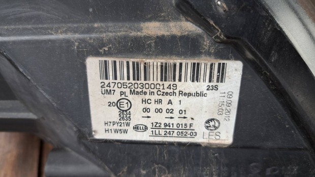 Skoda Oktavia II-Es első fényszóró eladó Jobb és bal oldali.