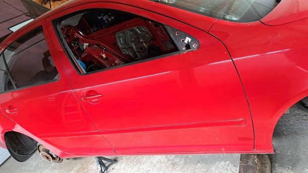 Skoda Oktavia II-Es gyri ajt, csomagtrajt elad 