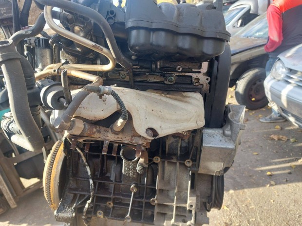 Skoda Oktavia Vw 1.6 komplett motor AVU