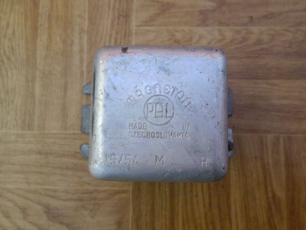 Skoda Pal magneton 443.116 417.02 14V Dobozában